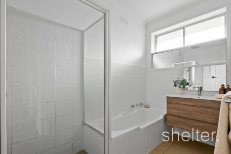 1/8 Lithgow Street Glen Iris