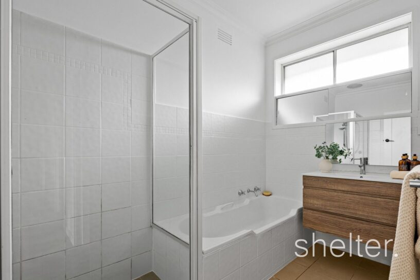 1/8 Lithgow Street Glen Iris