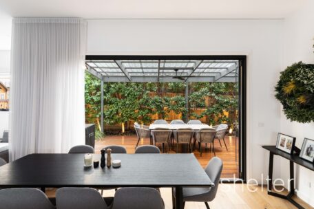 2/11 Acheron Avenue Camberwell