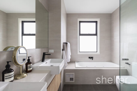 2/11 Acheron Avenue Camberwell