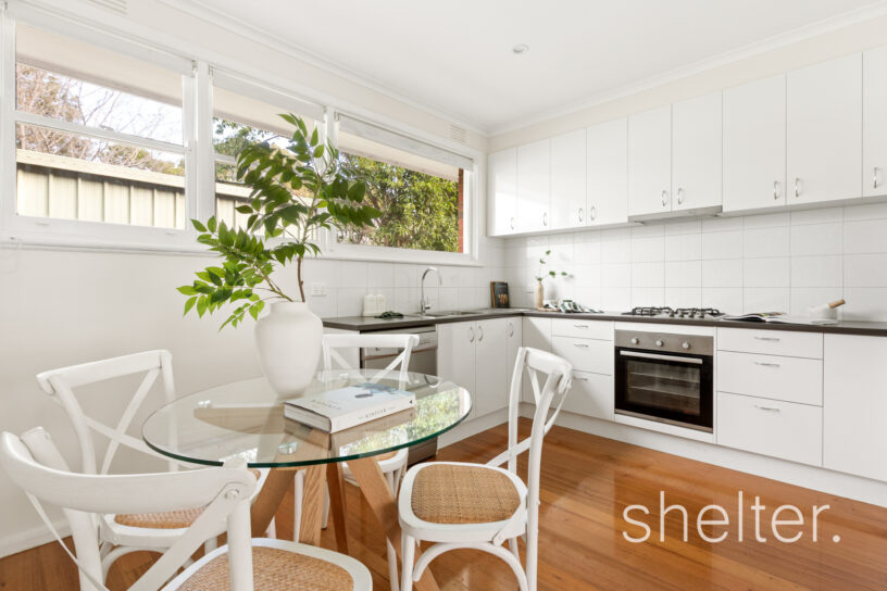 2/18 Yeovil Road Glen Iris