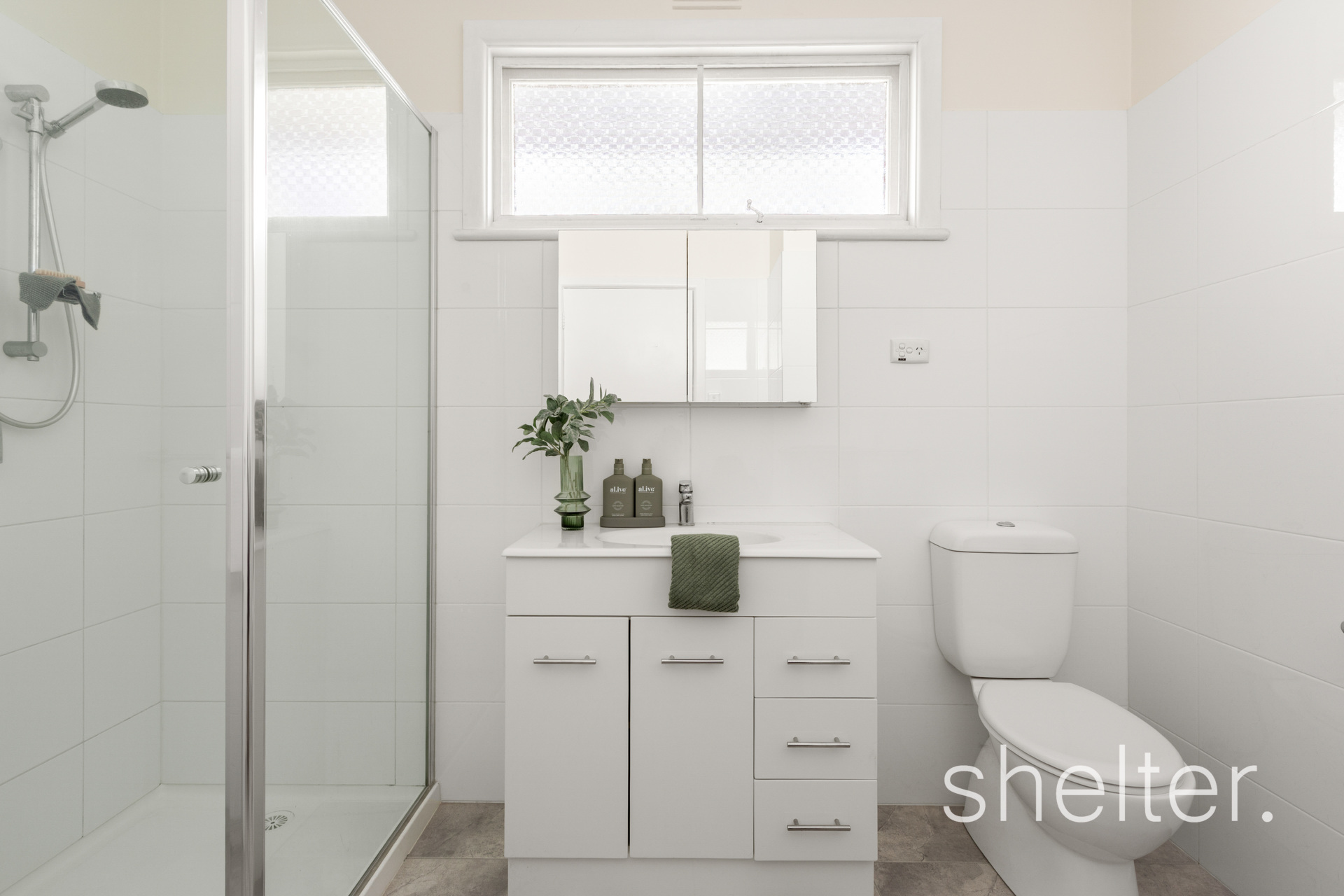 2/18 Yeovil Road Glen Iris