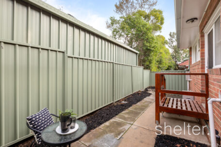 2/18 Yeovil Road Glen Iris