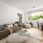 2/23 Gardiner Parade Glen Iris