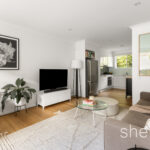2/23 Gardiner Parade Glen Iris
