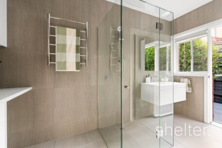 2/23 Gardiner Parade Glen Iris