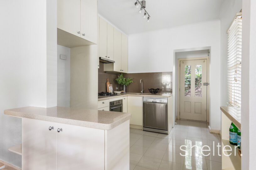 4/17 Kerferd Street Hampton