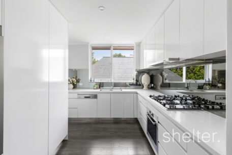 6/12 Woorigoleen Road Toorak