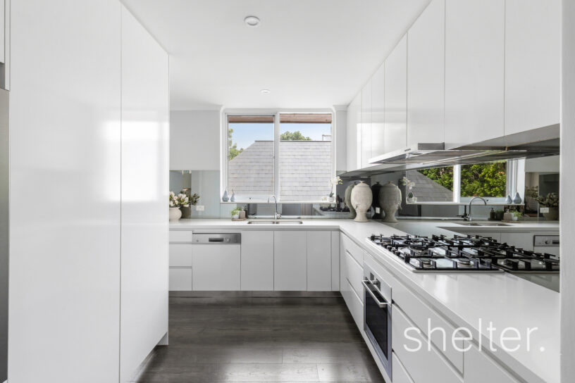 6/12 Woorigoleen Road Toorak