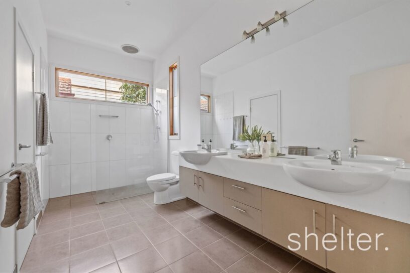 8 Francis Crescent Glen Iris